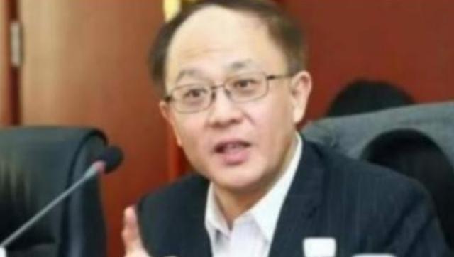 中美“差距”究竟在哪？邱震海语出惊人：“中国辛辛苦苦在14亿人中培养人才，老美是