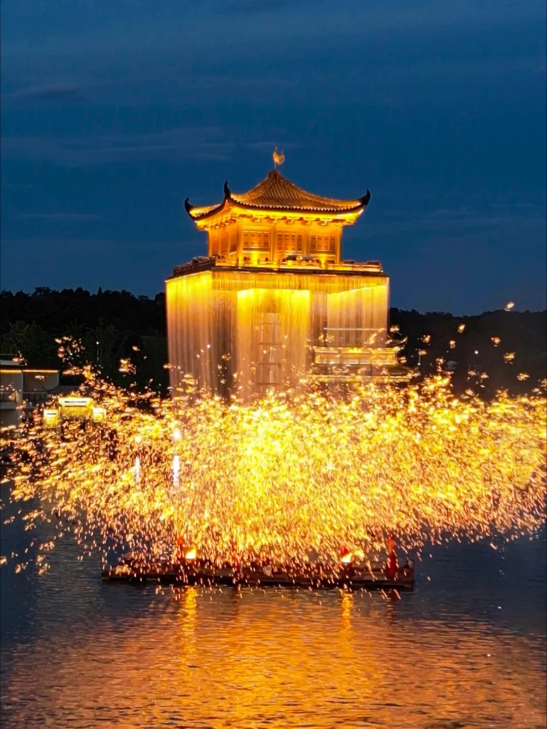 这大概就是老祖宗骨子里不灭的极致审美吧！