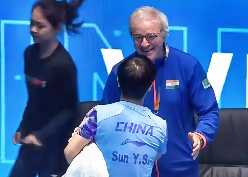 孙颖莎3：0巴特拉，
没想到巴特拉的教练，
看到莎莎那么高兴。

亚洲杯小组赛，