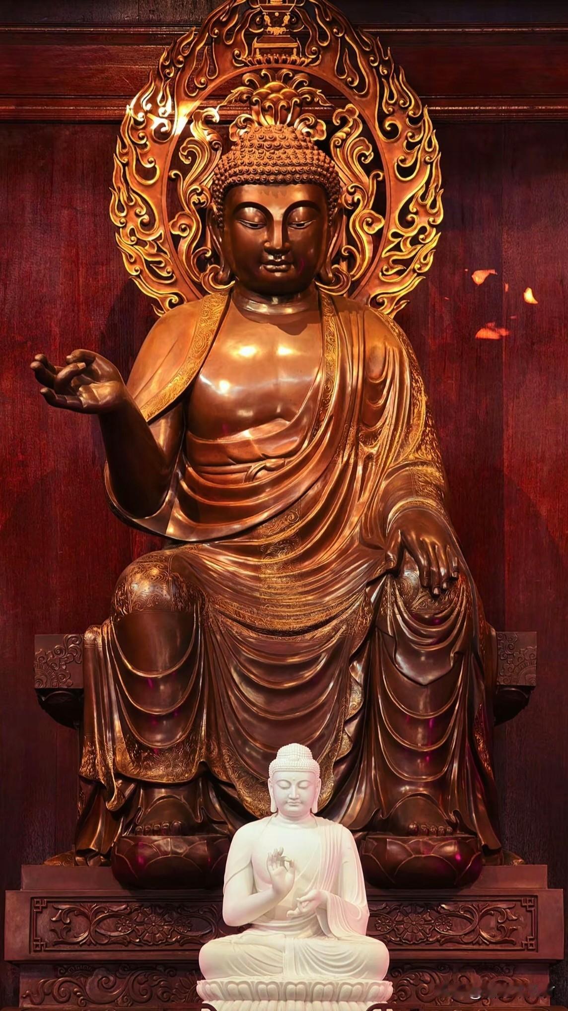 原来这尊“随时起身”的佛，才是藏在寺庙里的温柔治愈
 
很多人进寺庙，都会被这尊