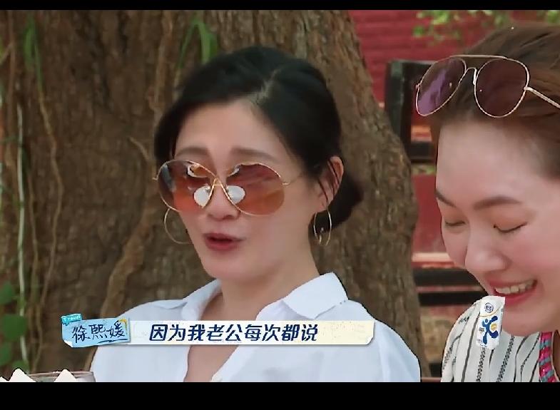 汪跟大S在一起的时候，什么都看的明明白白，总是提醒大S她妹妹在害她，大S根本没把