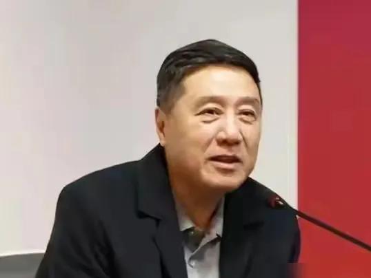 瘫痪时，发妻端屎端尿伺候半年，他刚站起来，就把北京两套房、全部存款和儿子都给了她