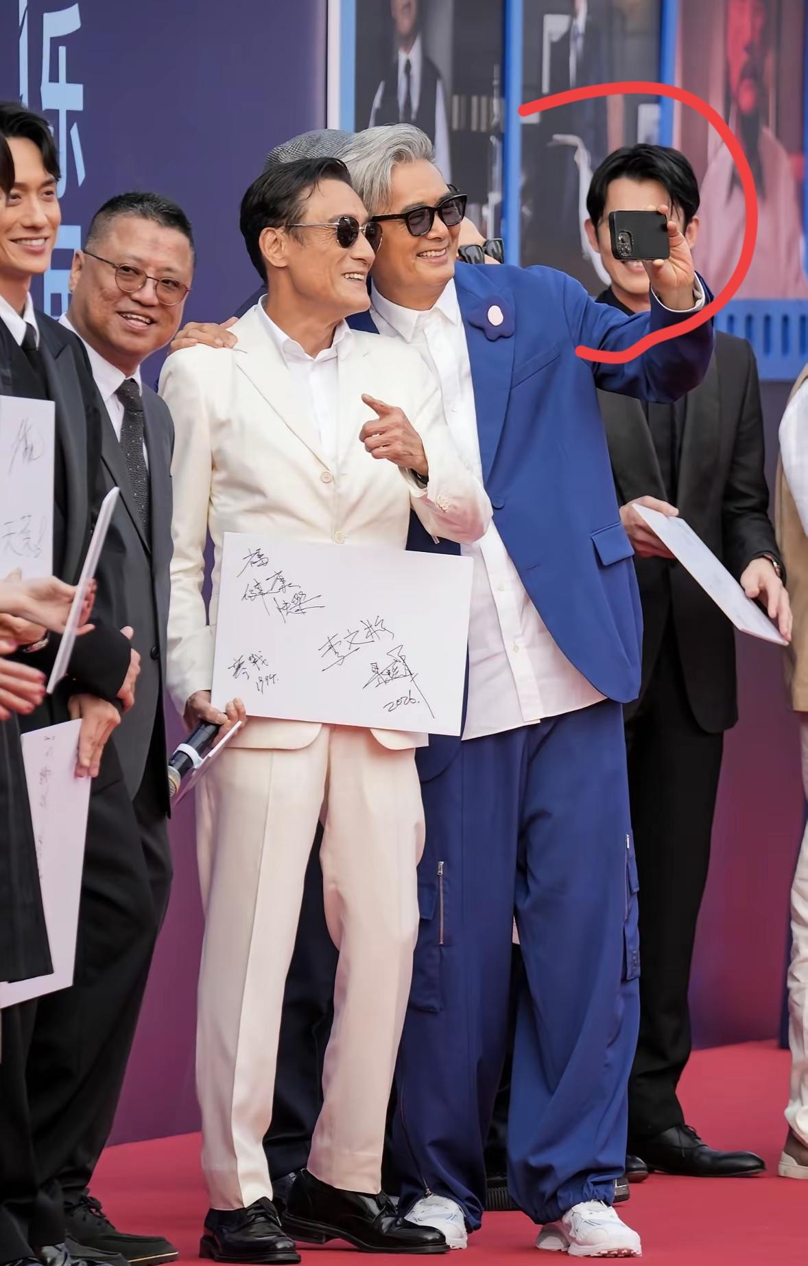 顶流男明星用的手机是苹果还是华为？