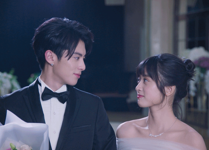 王鹤棣沈月时隔八年再唱情非得已棣月CP售后太甜！王鹤棣沈月时隔八年再唱《情非得已