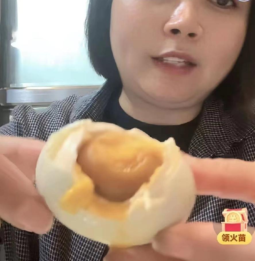 三拒绝一审刚出结果，堂嫂就迫不及待跳出来发声，吃相未免太心急。

张口就咬定许姚