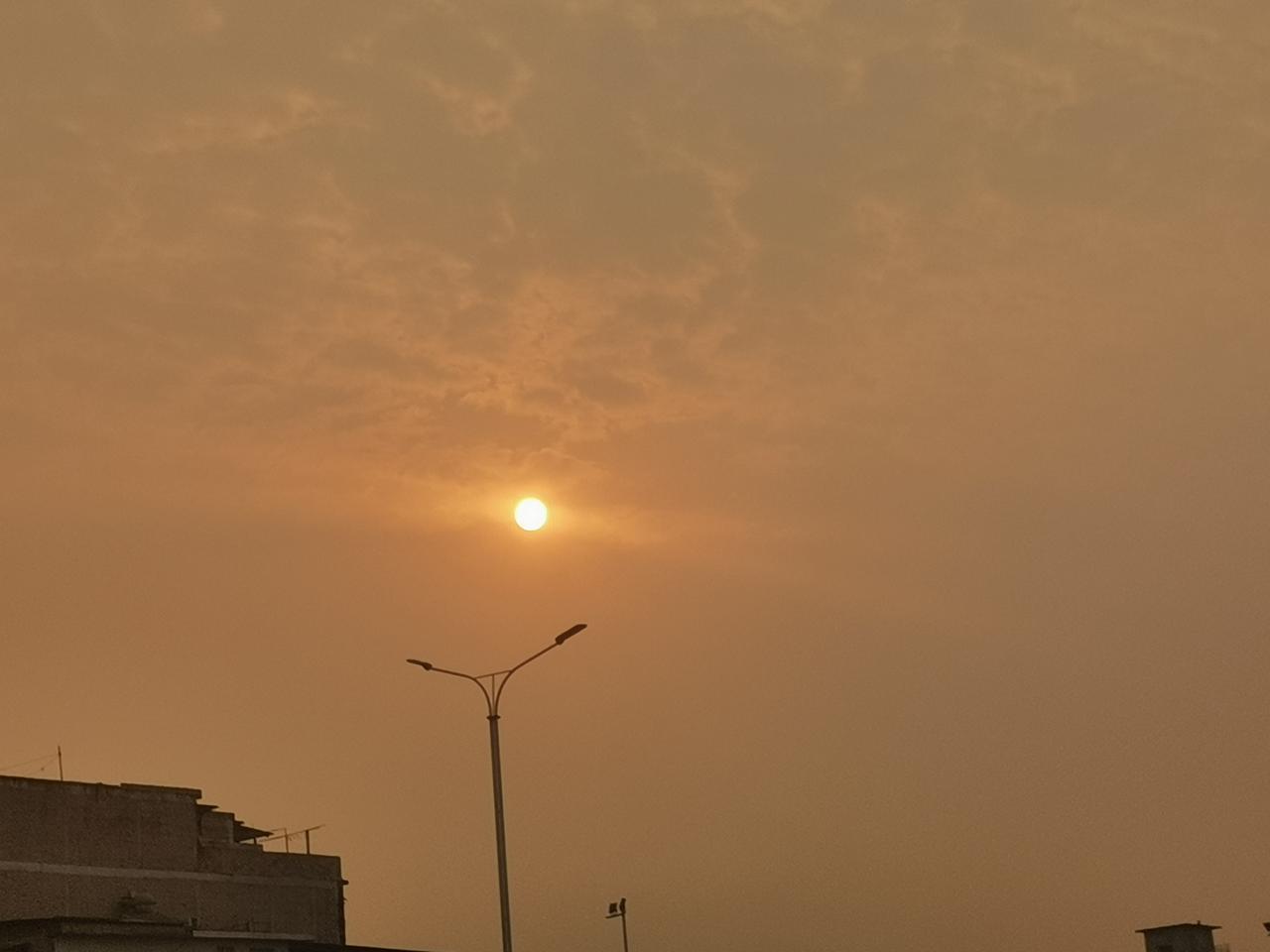 暴雨+冰雹+11级雷暴大风！中老年安全5招，必须牢记！

紧急预警！多地发布强对