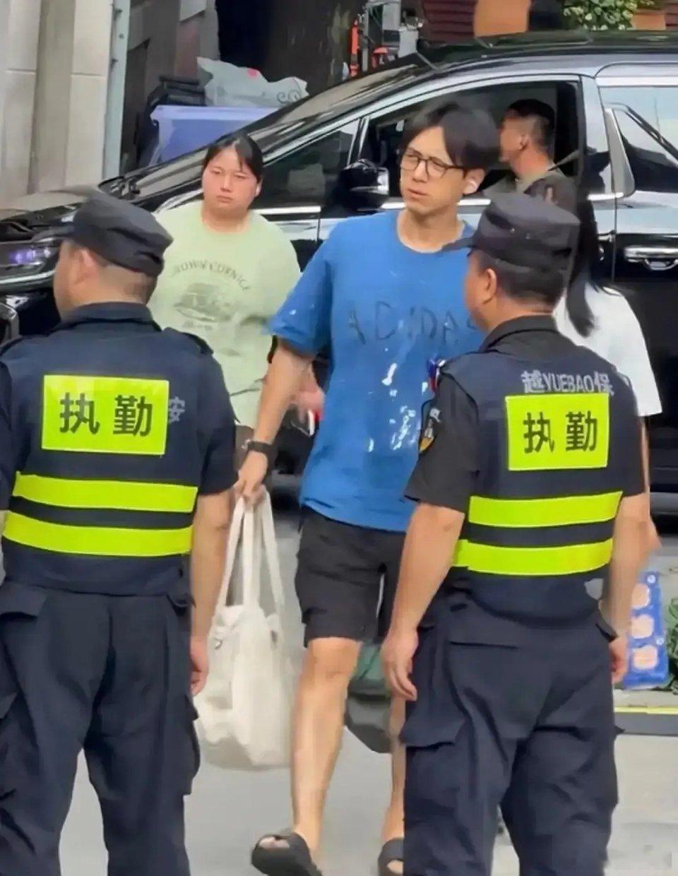 李现怎么跟个流浪汉似的