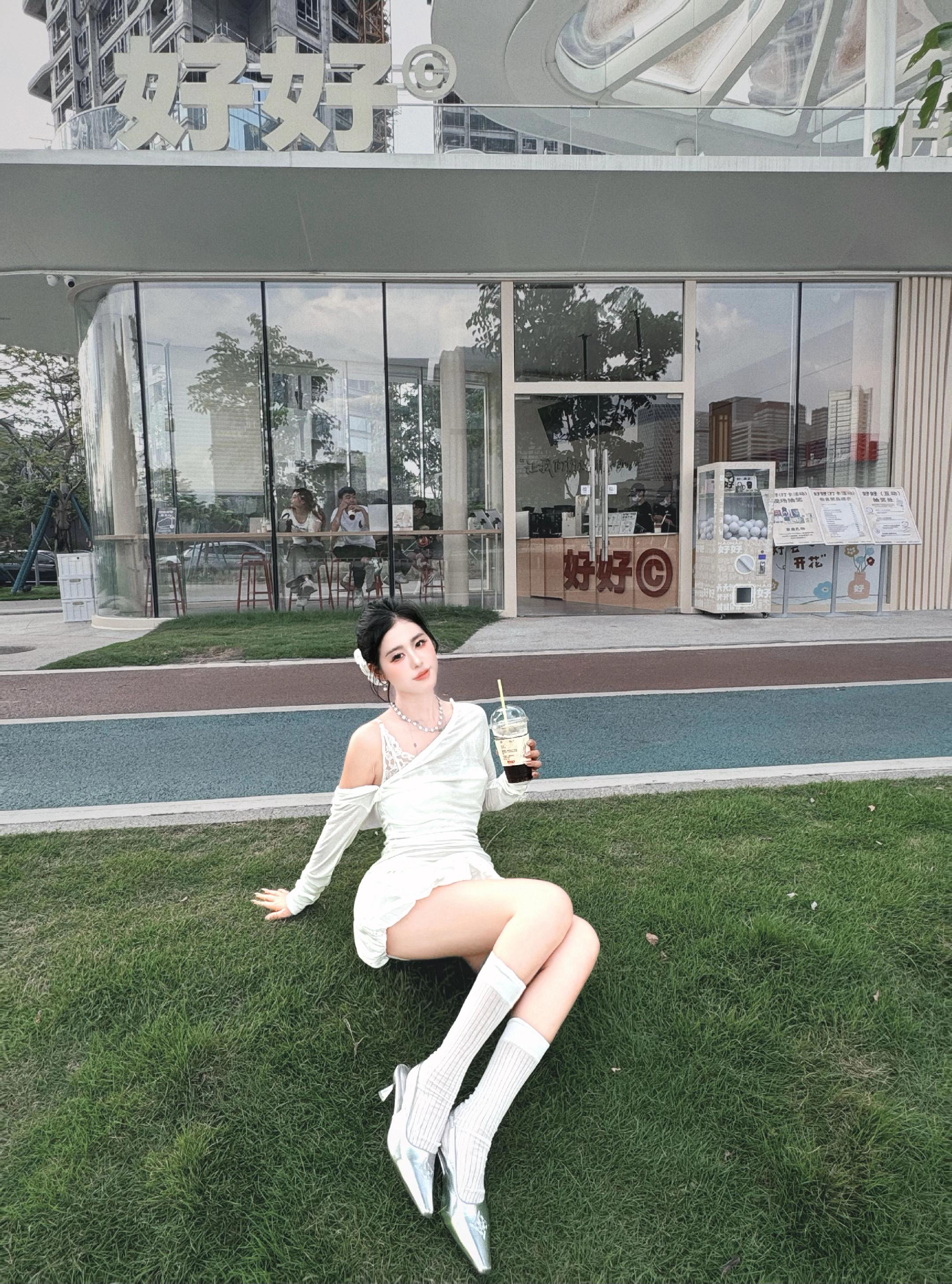 是风吹乱了思绪还是相思让季节变得冷清