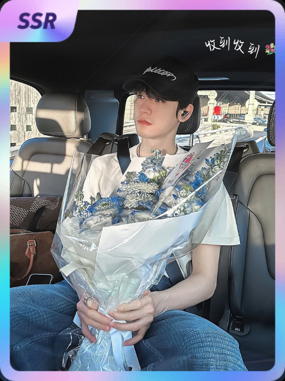 龚俊[超话] 集卡互助ing~送你一张“银河寄意 与俊相逢”SSR卡“繁花予俊”