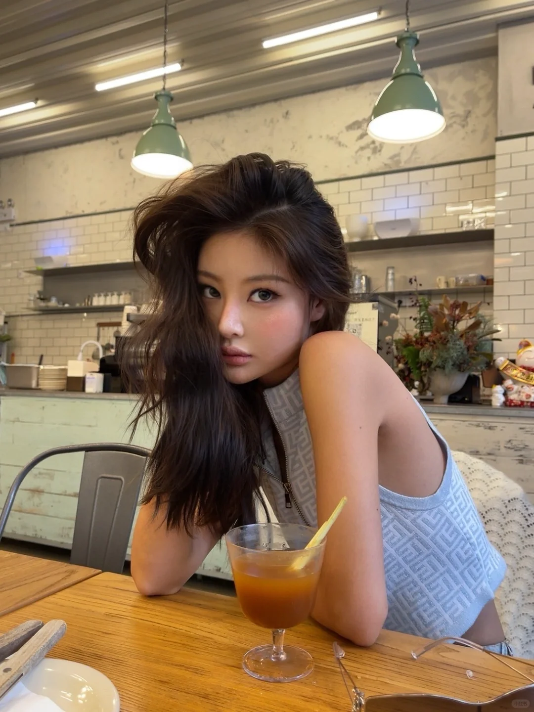 在小狗餐厅聚会.