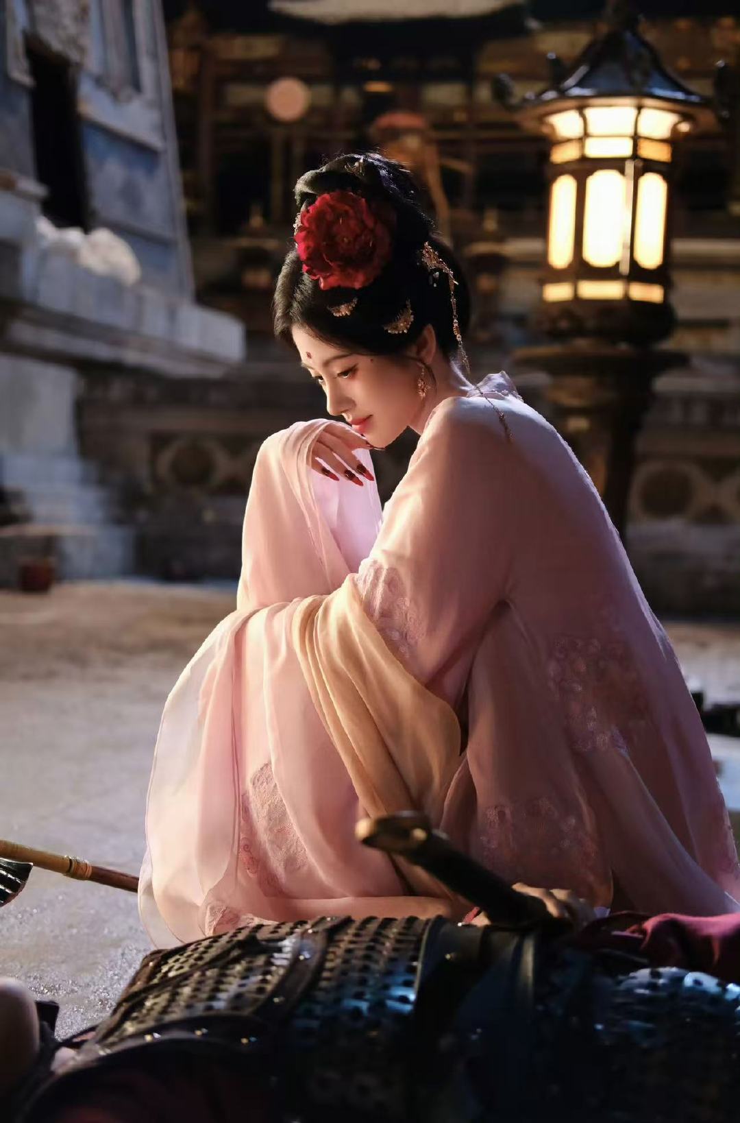 鞠婧祎大唐芙蓉花剧照鞠婧祎露芜衣簪花哇趣！！！鞠婧祎完全大唐芙蓉花，也太美了吧！