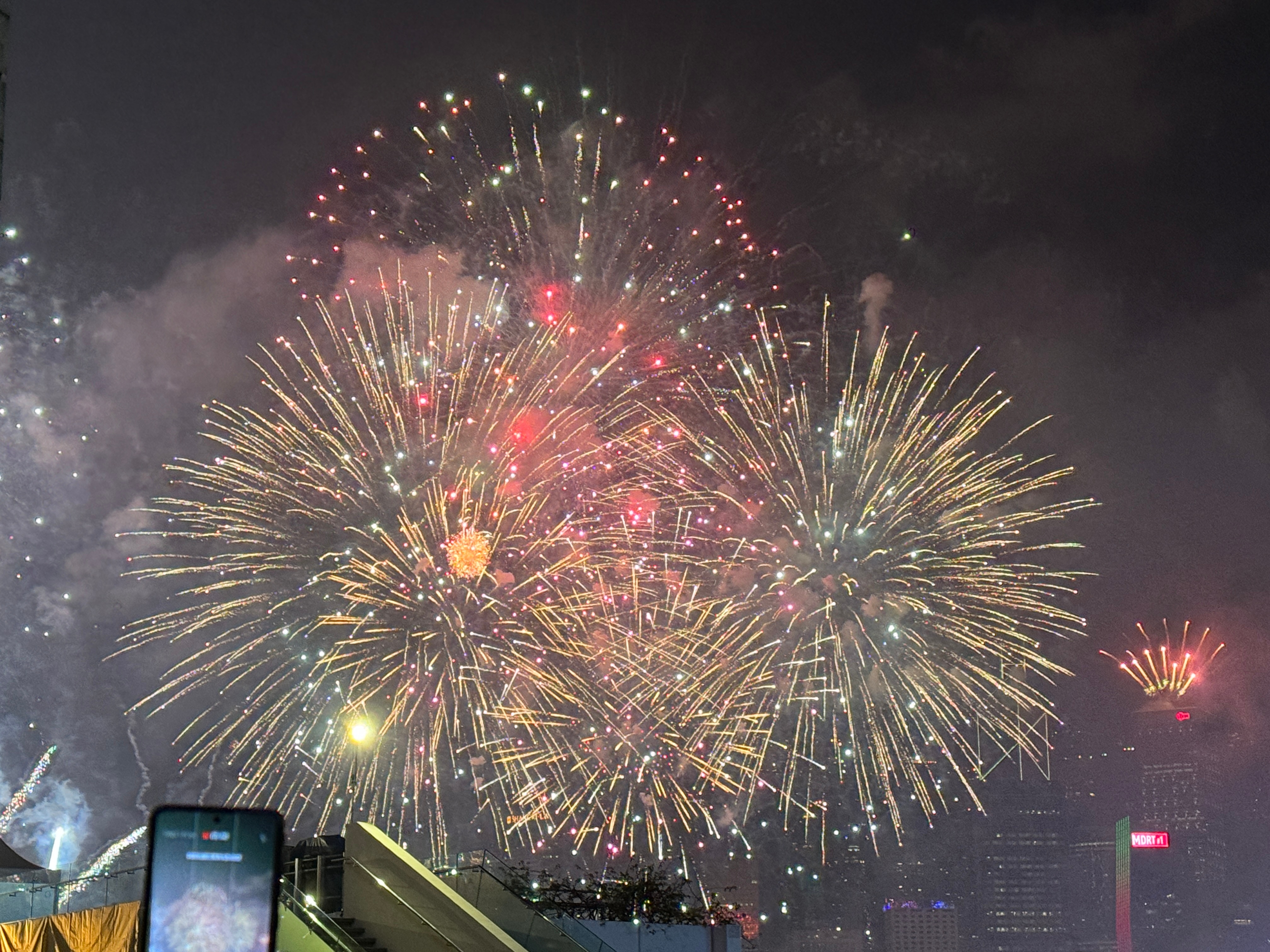 哈！我的日常来咯 攒的跨年日常现在才发[污] 报思报思啦～ 去的深圳玩然后在香港