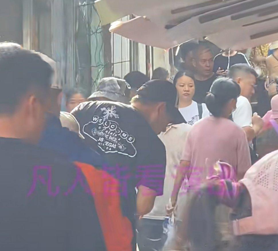 任贤齐来南宁逛早市啦 ​​​