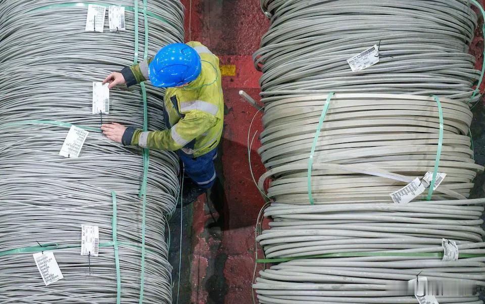 英国因伊朗战争饭碗不保，十六万人要丢工作！

·国际榜，据泰晤士报北京时间202