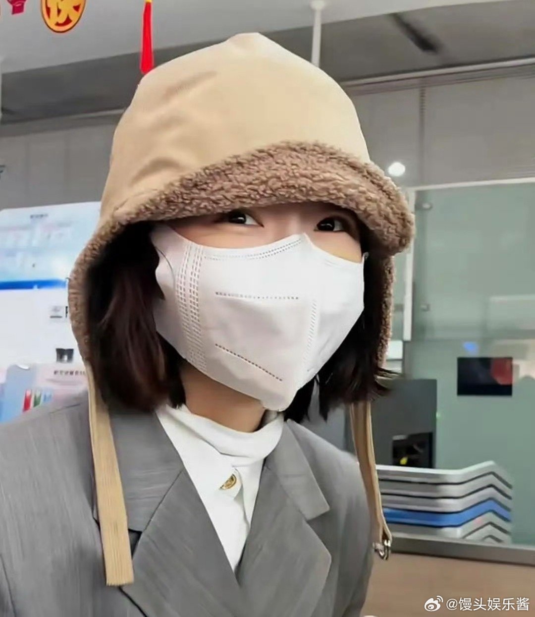 刘昊然、周冬雨近期穿搭撞了，是巧合吗 