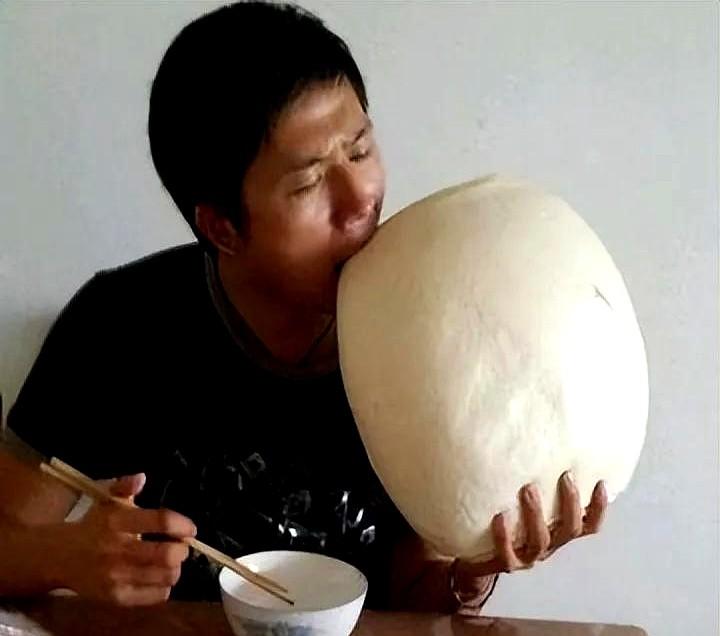同样是小麦，为什么中国人会吃蒸馒头，欧洲人吃的却是烤面包？
 
麻烦看官老爷们右