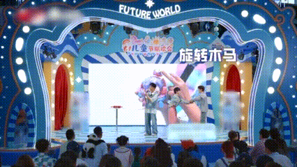 高瀚宇表演跳楼机 救命！高瀚宇为了还原跳楼机效果，蹦得比兔子还高，五官都在用力，
