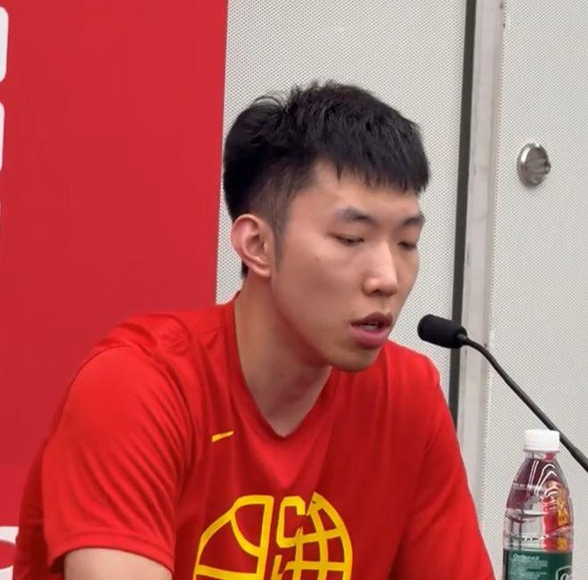中国男篮战胜荷兰队，廖三宁为什么说不高兴，是有原因的
中国男篮热身赛第二场以65