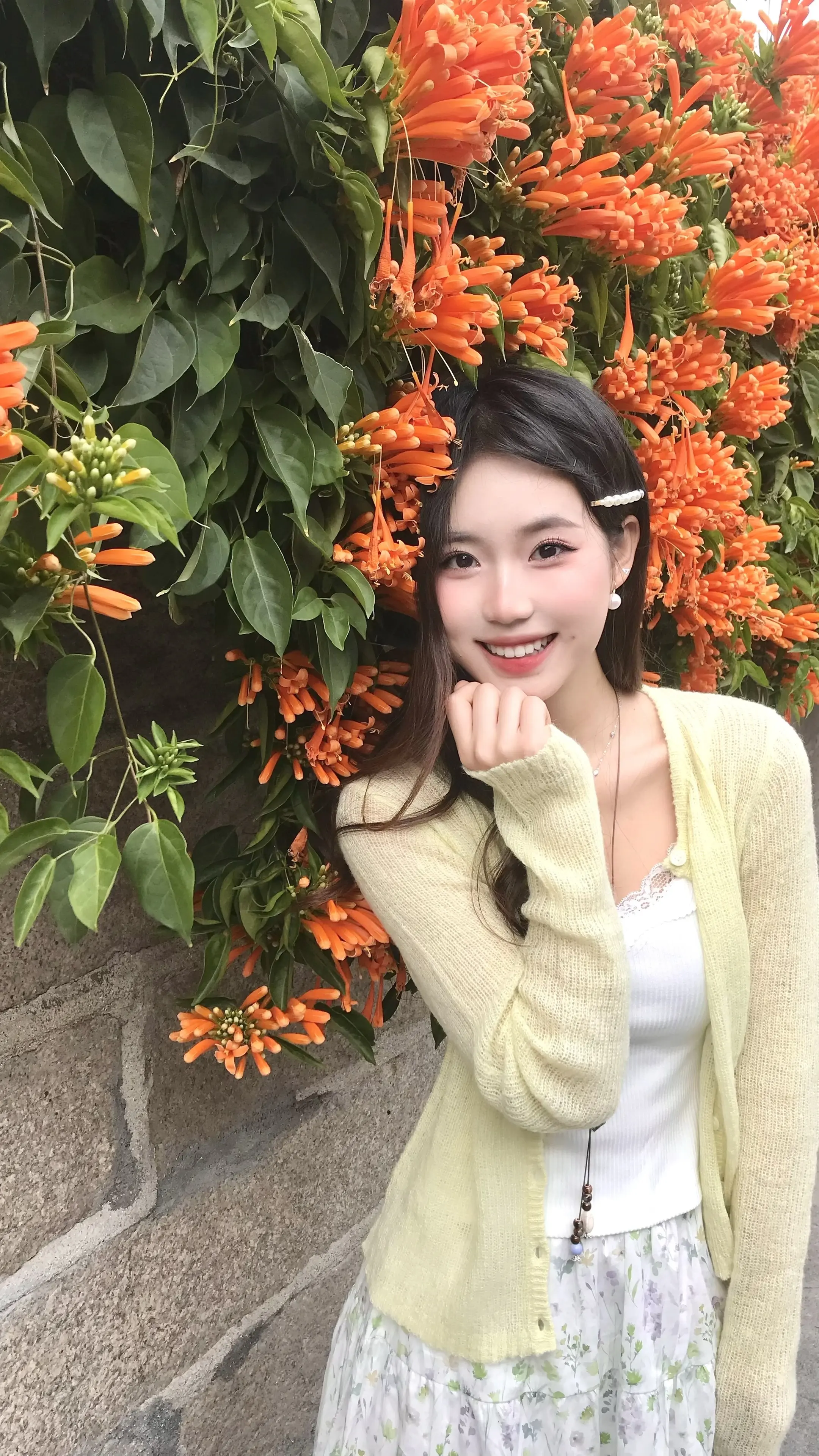 你眼睛装了一整个春天 或许你比春天还要连绵