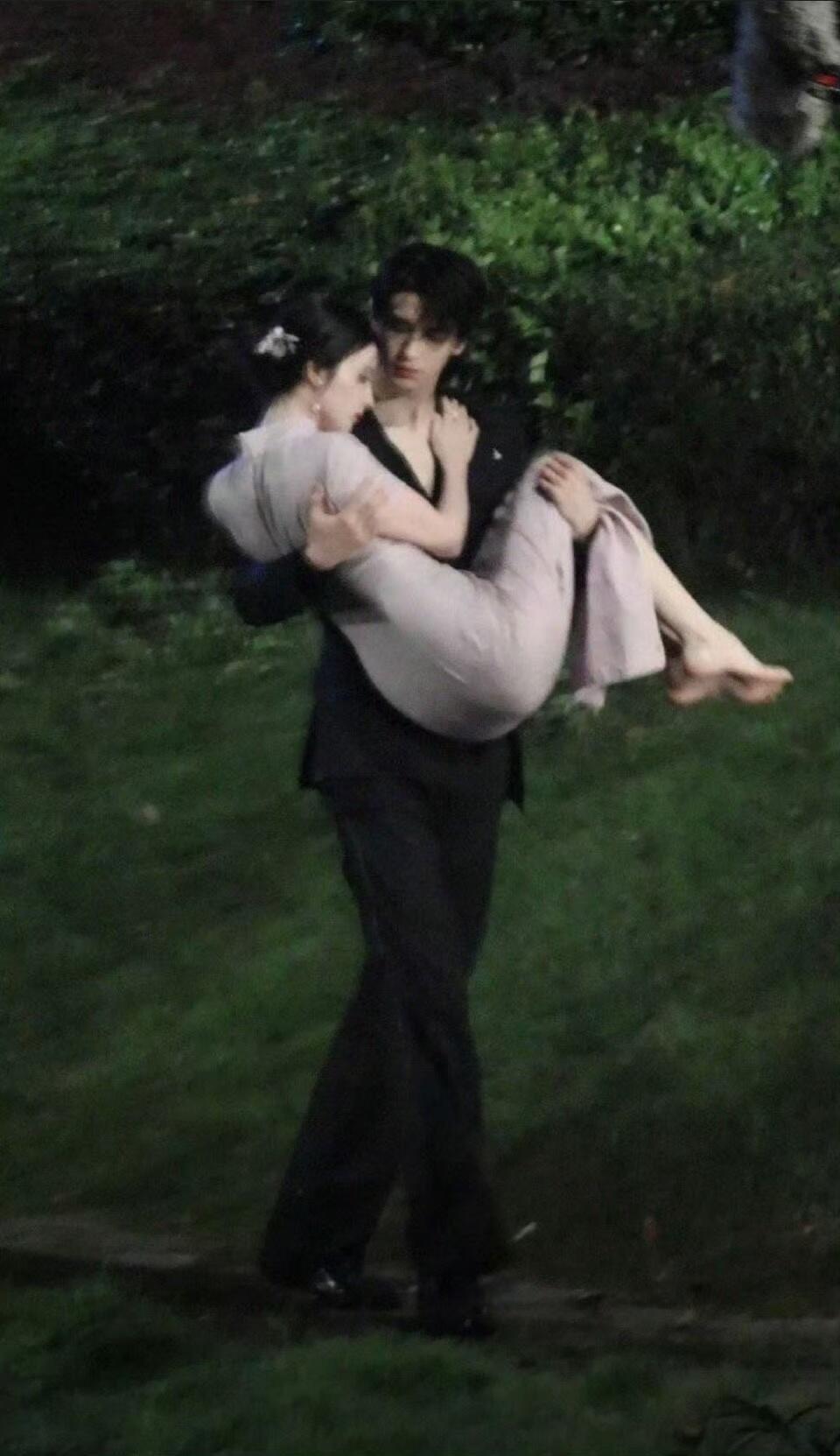 导演你一定要比dp拍的好呀！！！救命！有这么男帅女美的主演你拿什么输！ ​​​