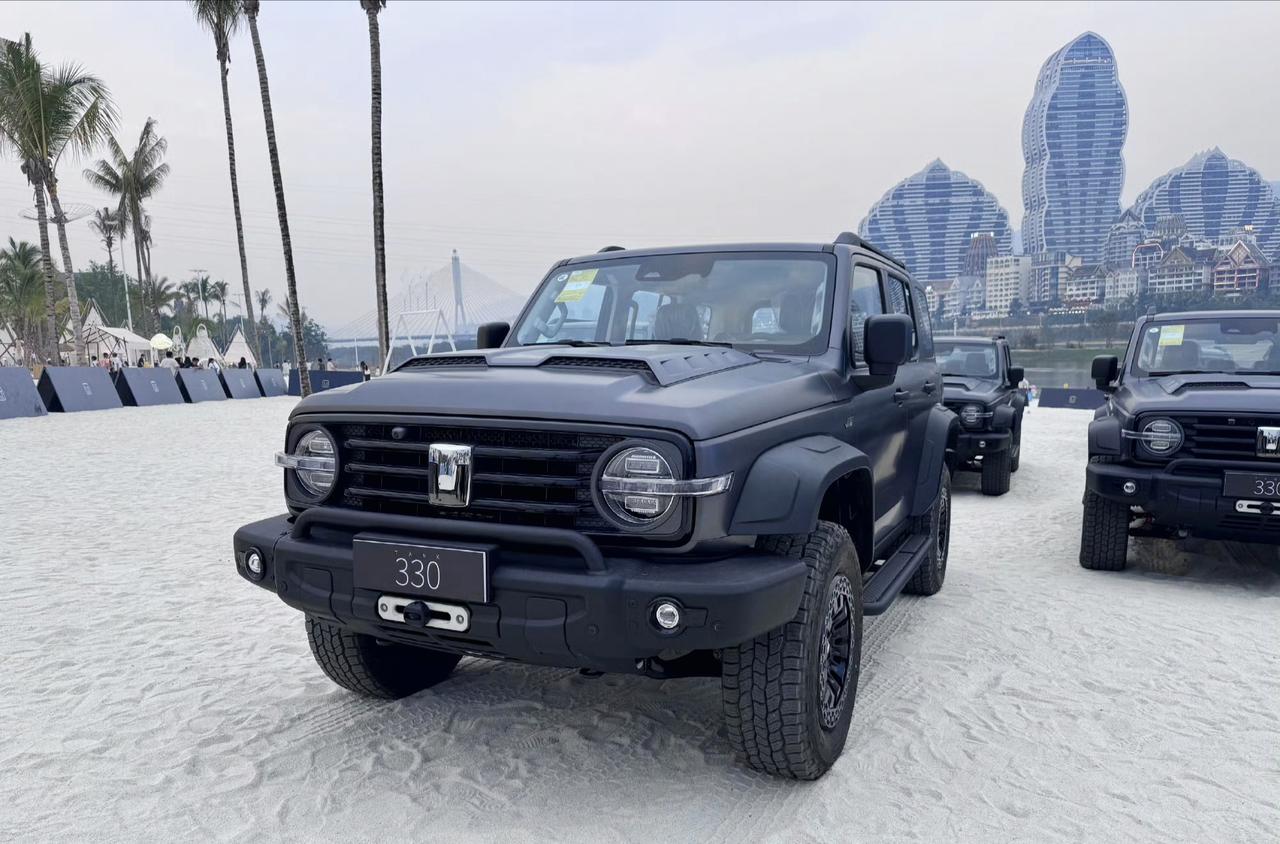 首批限量1000台已售罄，3.0T V6 坦克330正式交付。
这台车基于坦克3
