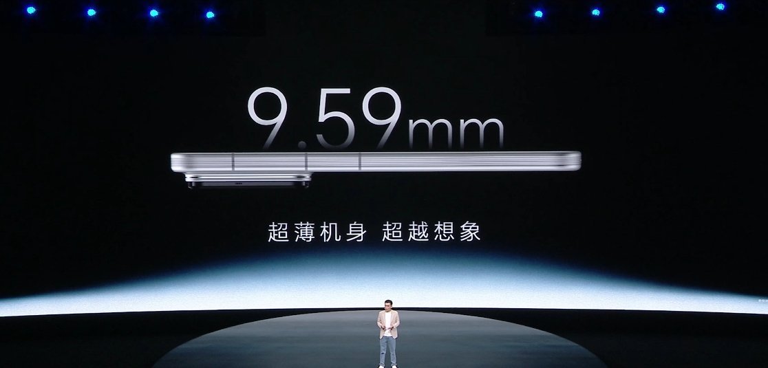 荣耀 Robot Phone 厚 9.59mm，重 248g，月影灰、星轨银 2