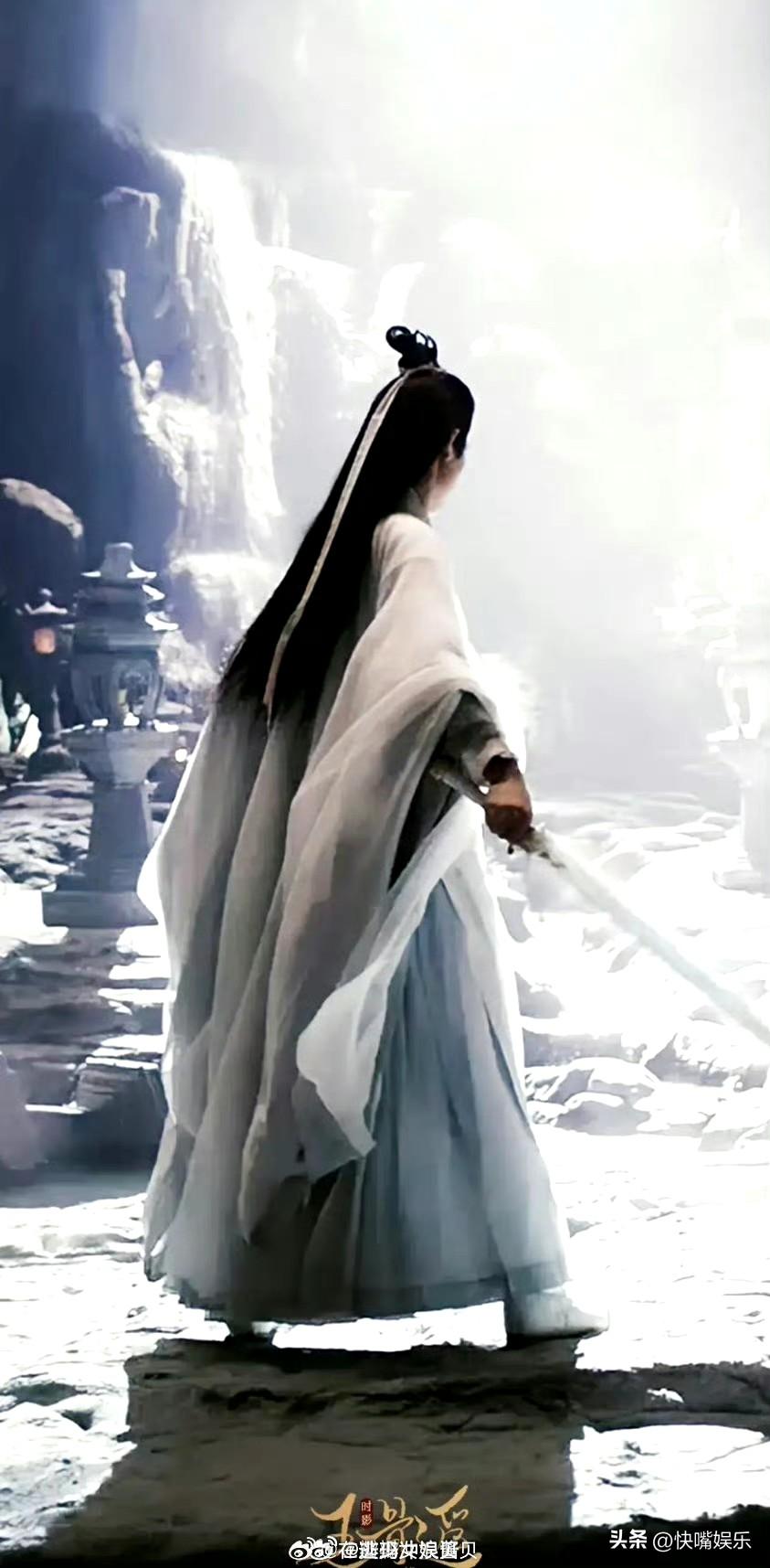 我总算是知道为什么有些人的古装那么长了 ​