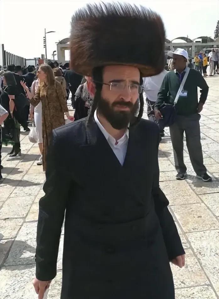 一哥们的妹妹嫁的是以色列人，从他妹妹口中得知，以色列为什么建国以后一直武力扩张，