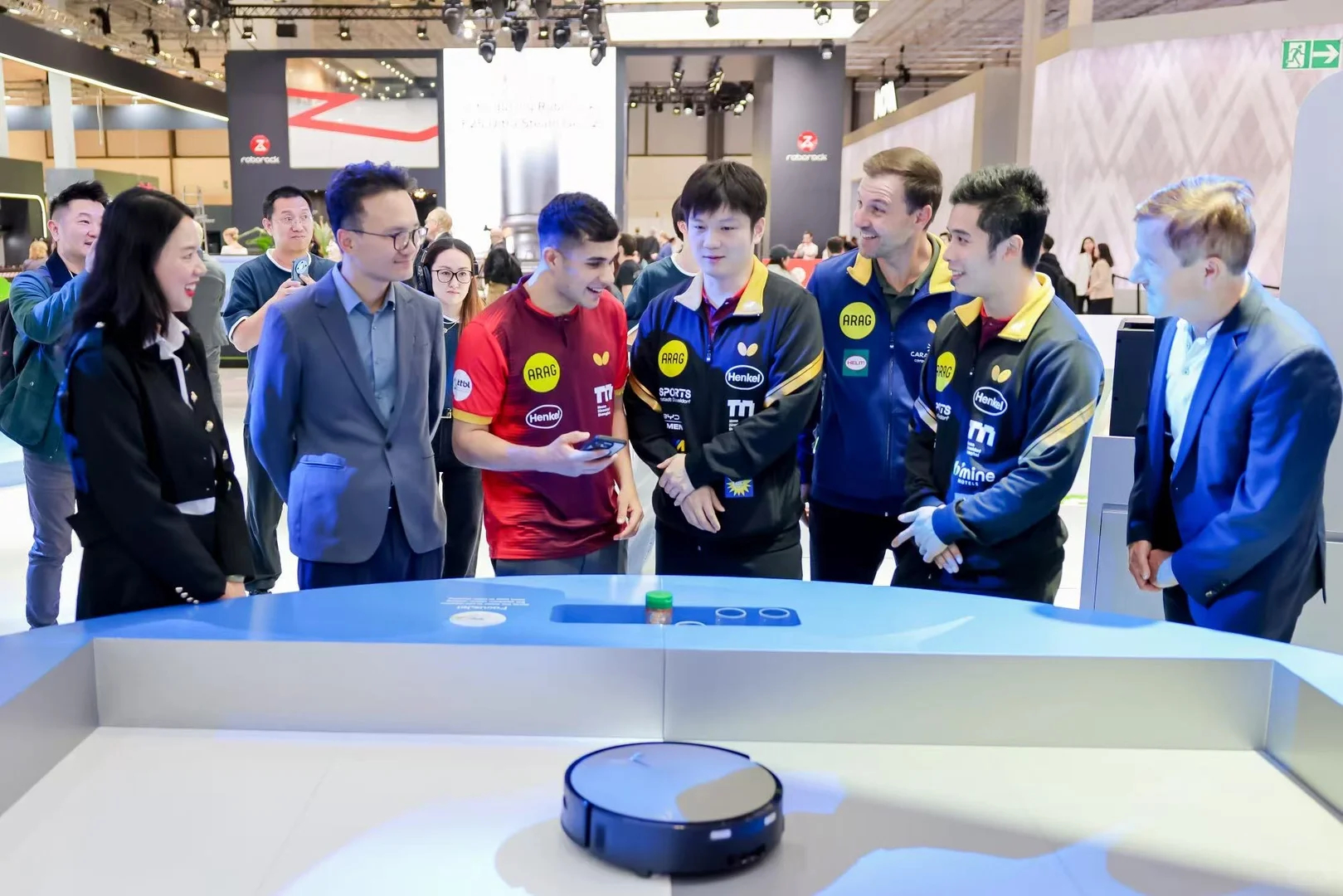 IFA2026数码闲聊站[超话] 身边不少人在聊这次 IFA 的陪伴机器人，觉得