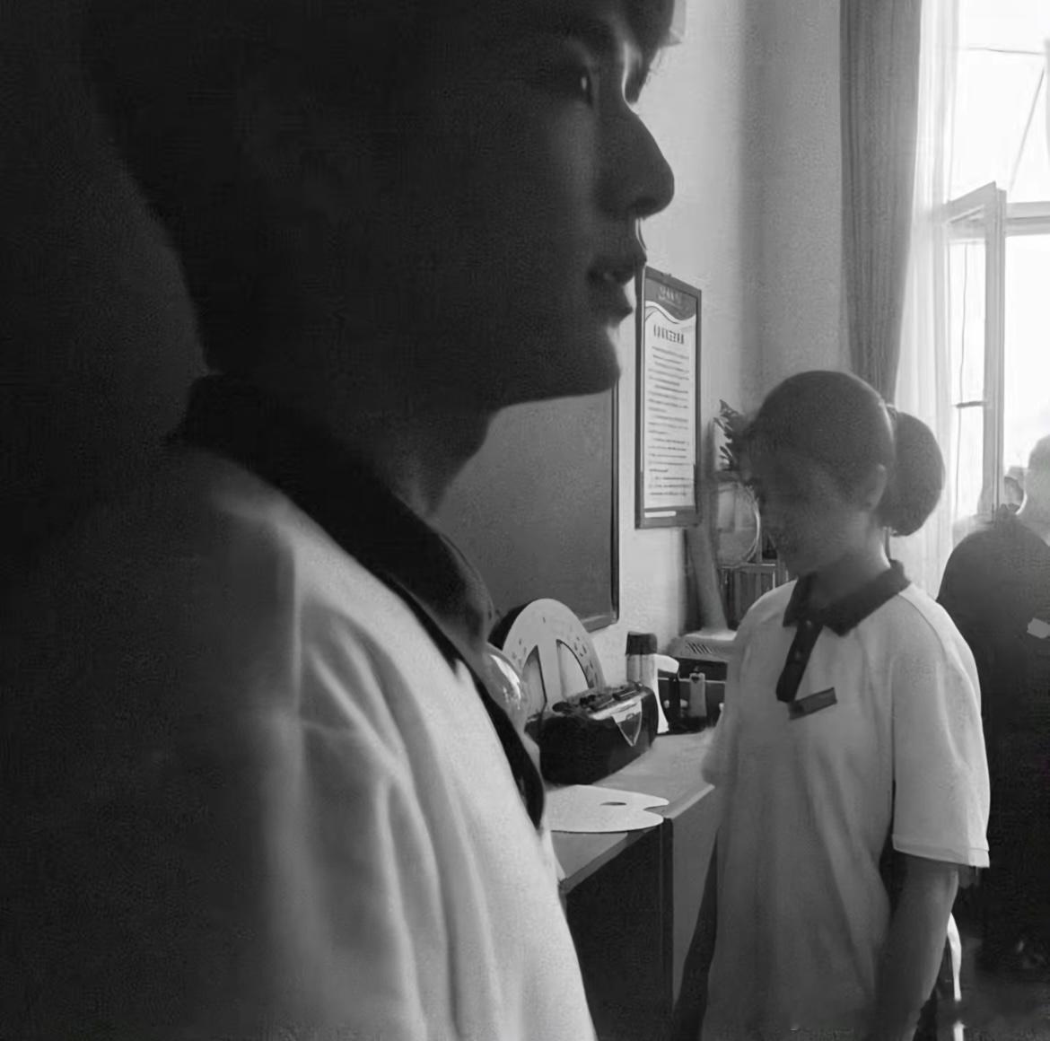 #网友新西兰偶遇张新成李兰迪#这是真情侣了吧[收到][收到]我的cp 复活吧[舔