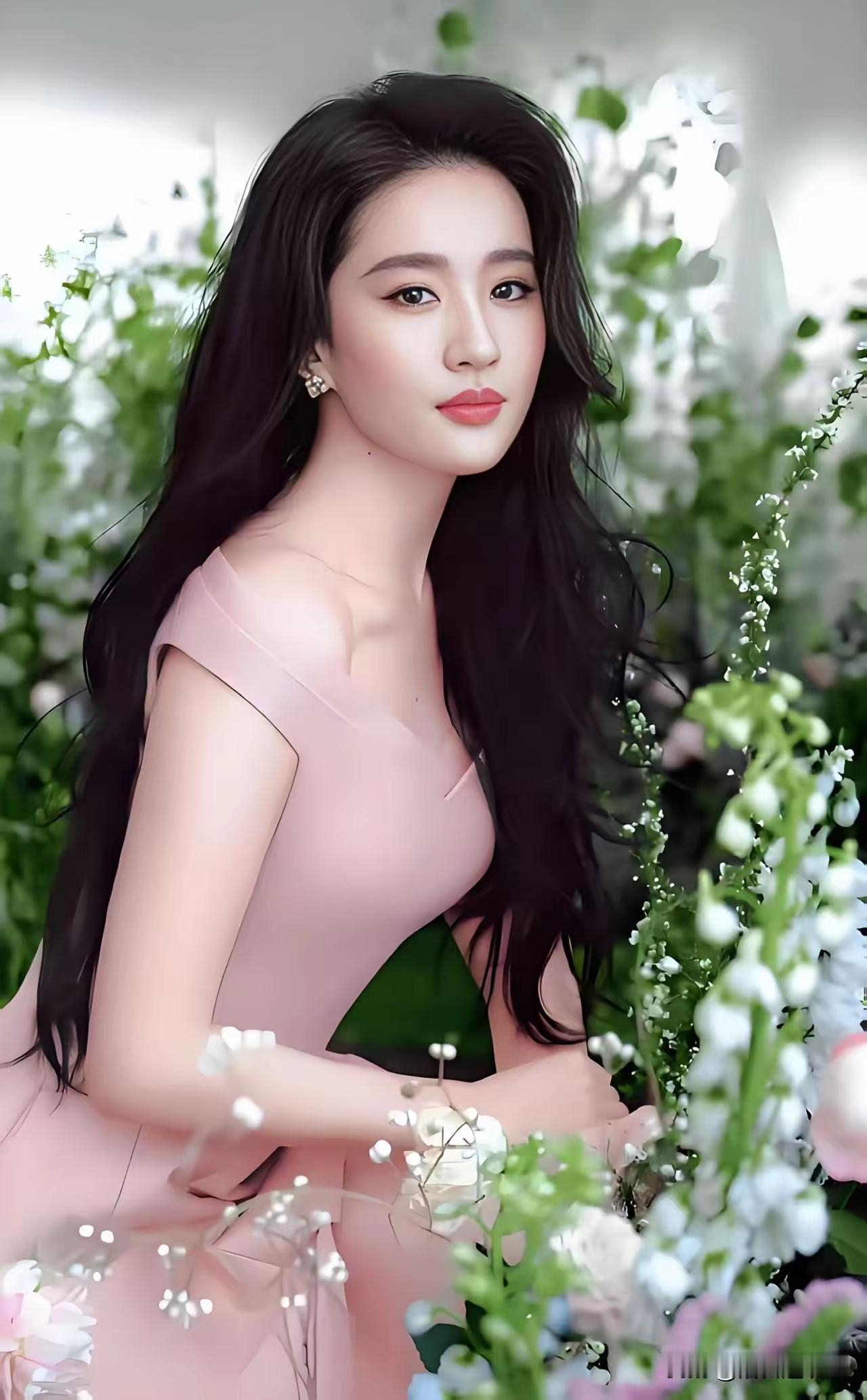 梦幻花海中的温柔少女🌸💕