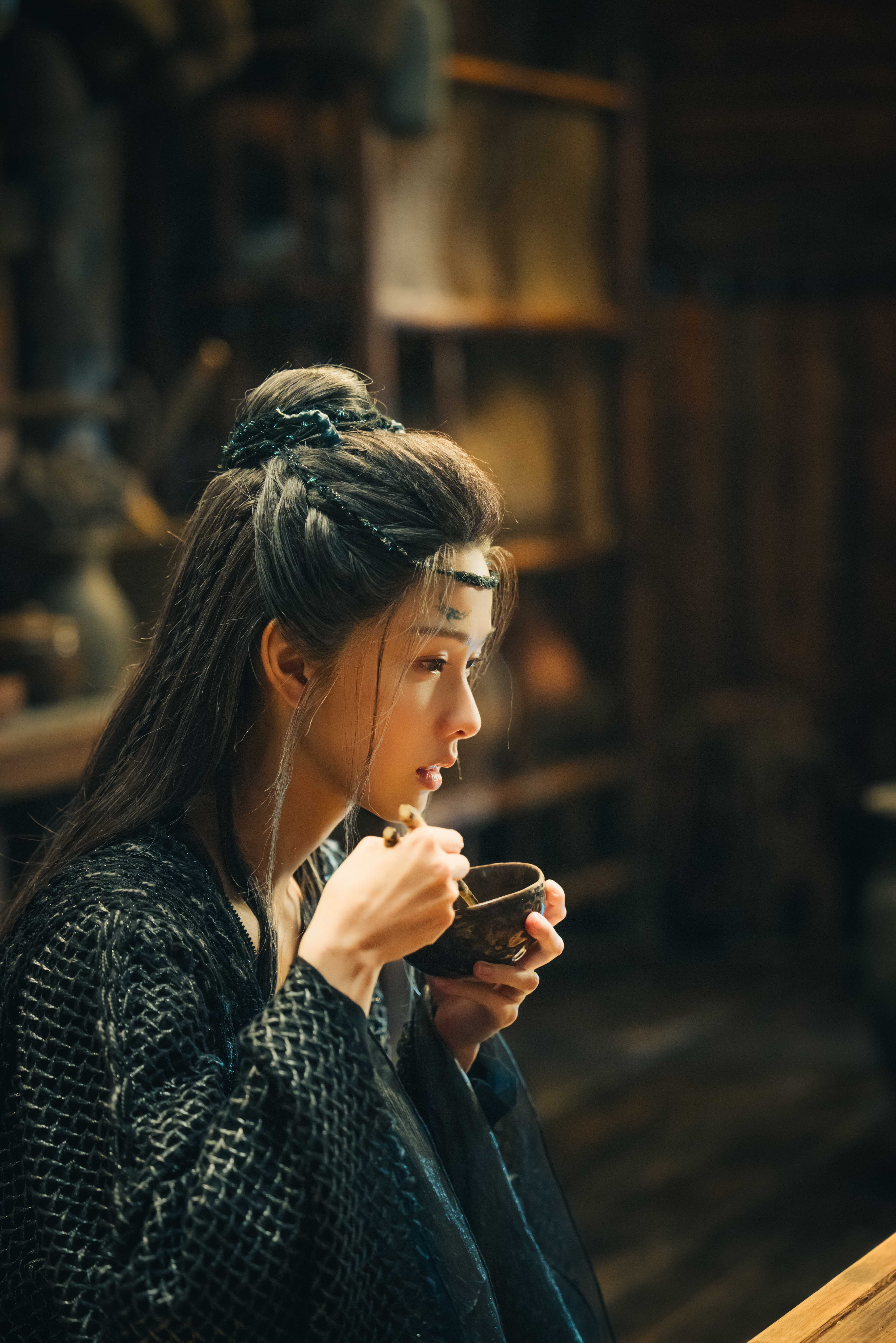 陈都灵雾妄言之有狸星石一梦，幻梦浮生。眸中星火渐熄，心之所向愈明。陈都灵月鳞绮纪