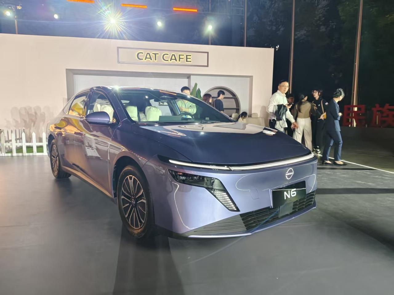 东风日产插混轿车N6在预售阶段三个版本基础上增加了入门Air版和Max+旗舰版，