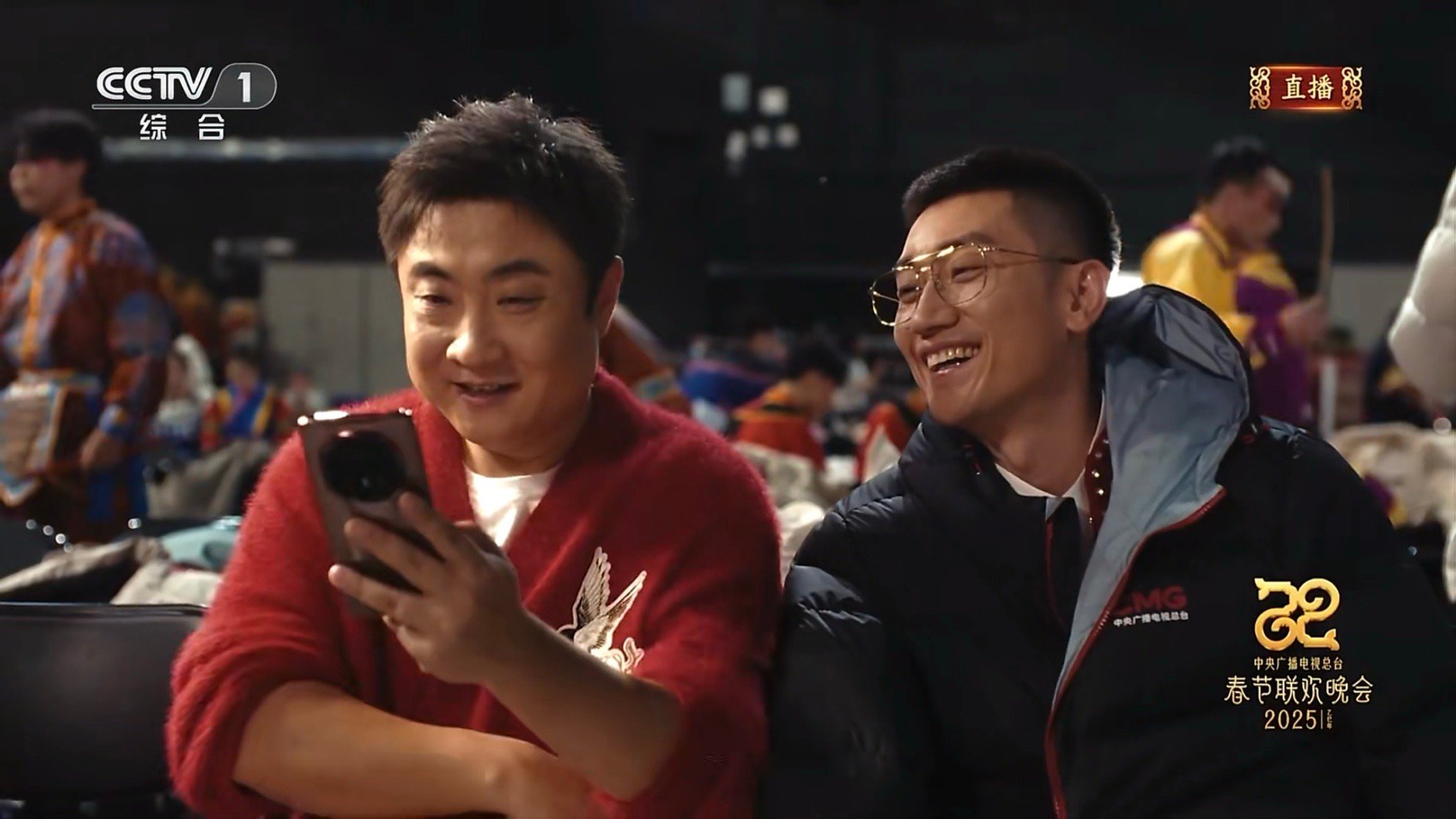 那些值得N刷的春晚舞台 还在循环去年的《我可以》！王一博和萧敬腾的声音充满力量，