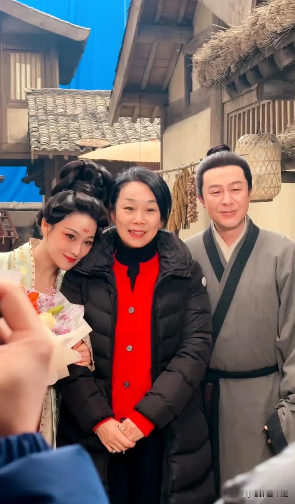 张馨予，太可爱了！

12月25日，张馨予再次冲上热搜，这次不是因为她老公何捷的