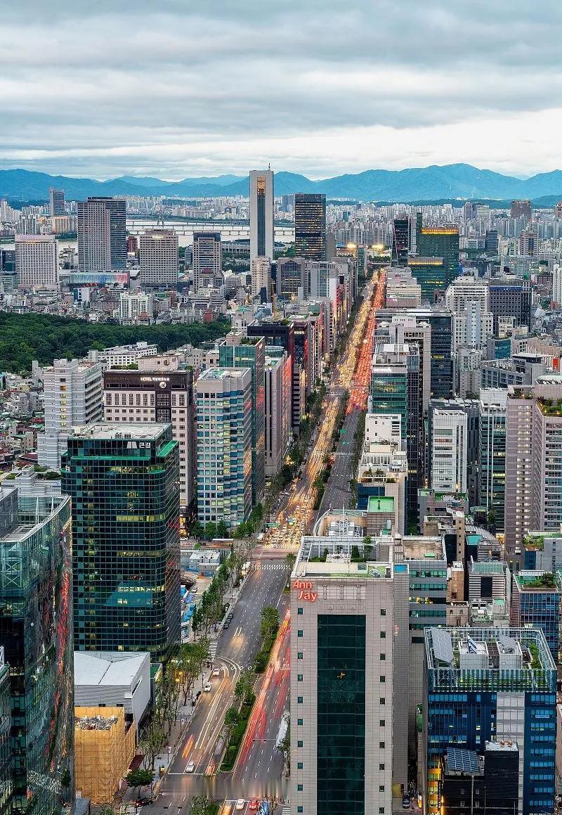 首尔市VS北京市，别再看不起韩国了，韩国毕竟是发达国家，北京虽为国际大都市，但论