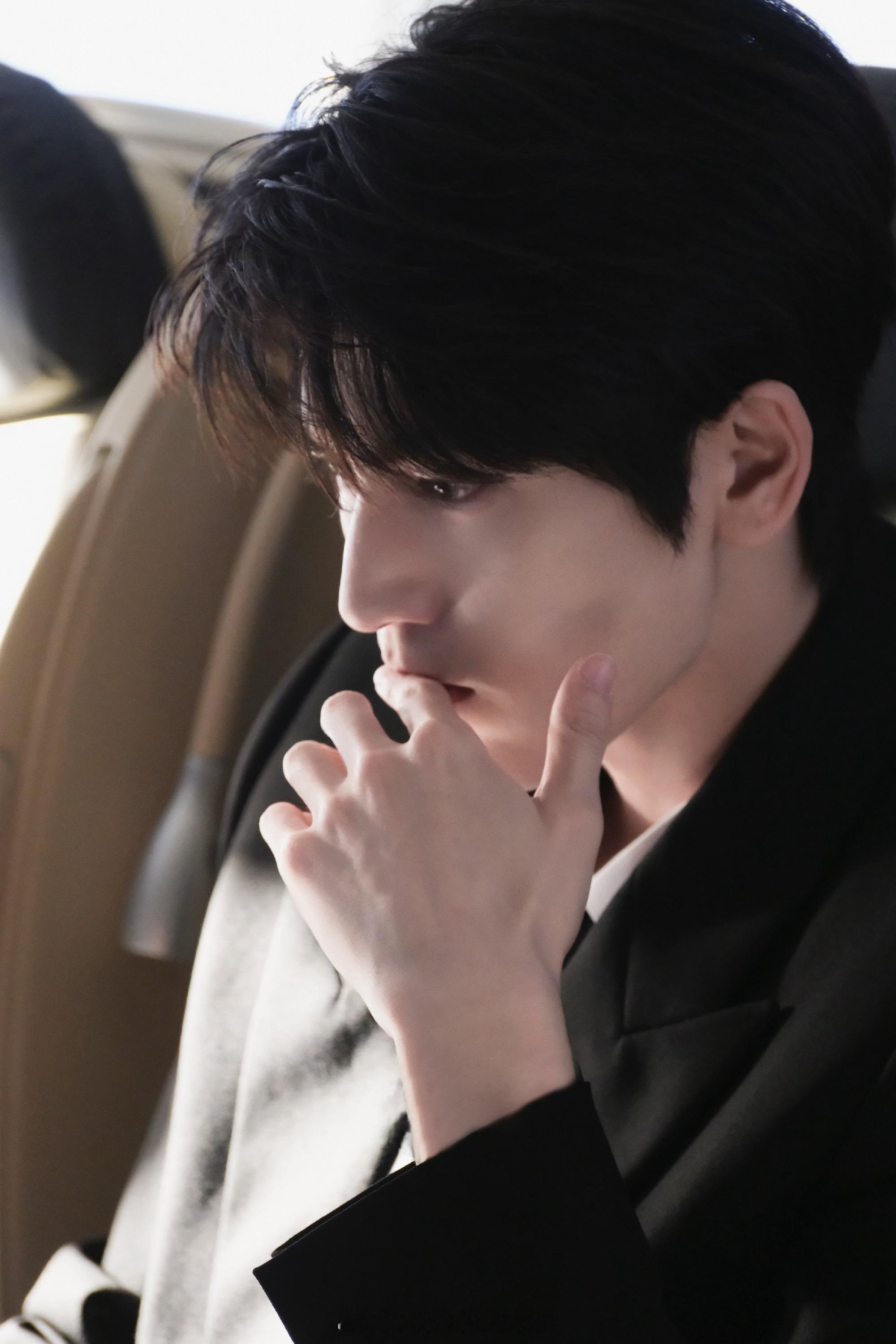 想给张凌赫再接一部大爆现偶，爱你后劲儿太大 