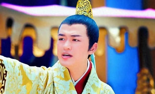 27天，1127件"荒唐事"。
 
算下来平均38分钟一件——这位皇帝吃饭睡觉都