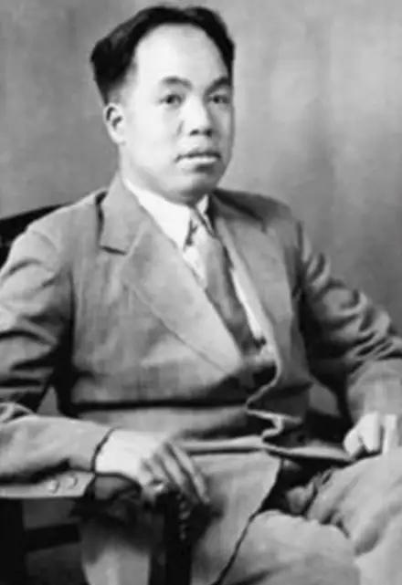1943年，毛泽民被“新疆王”盛世才杀害，然而盛世才逃亡台湾后，得知自己的岳父一