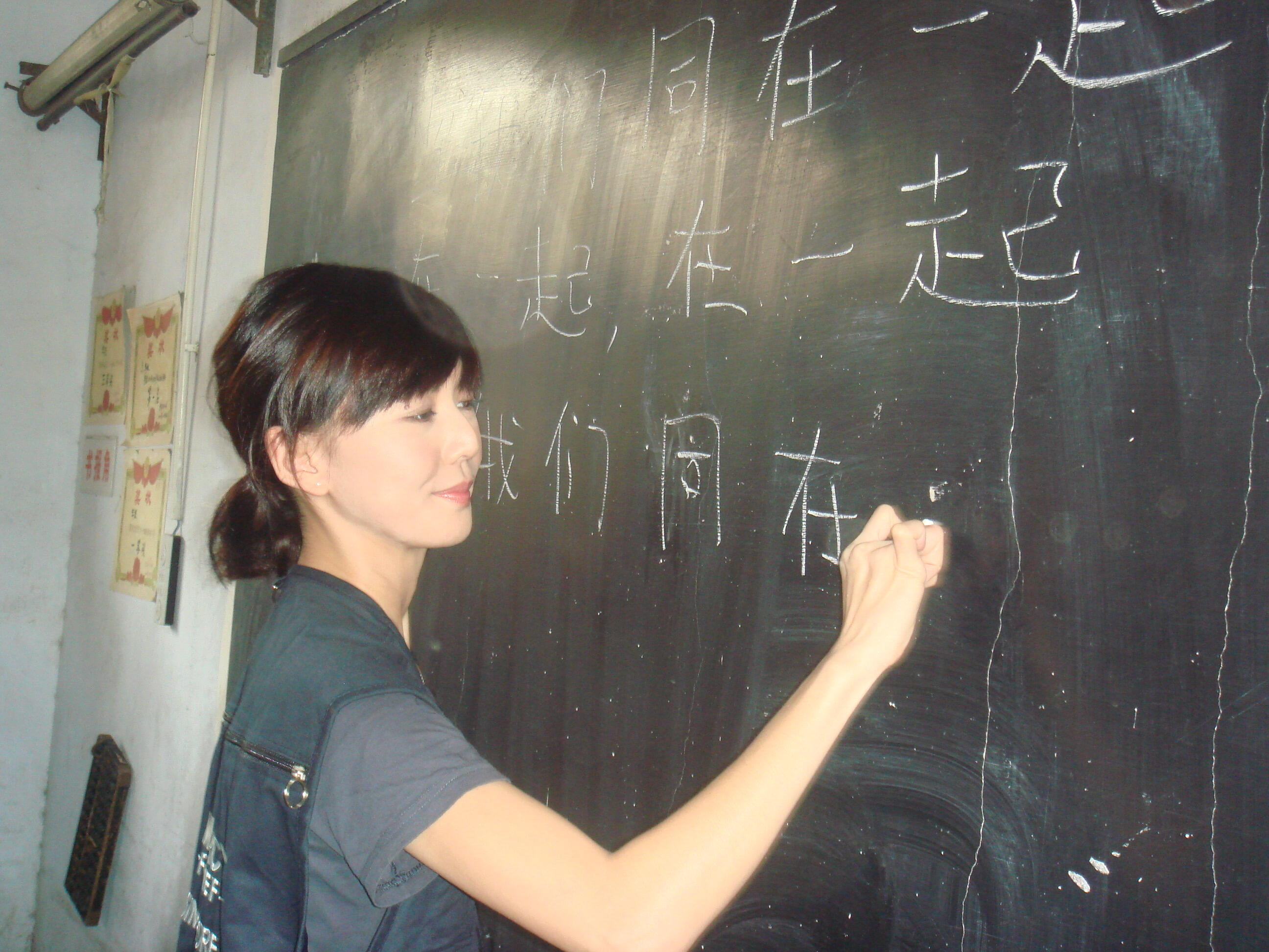 博主分享ccd里08年的孙燕姿，好美啊 