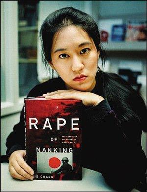 2004年，戳穿南京大屠杀真相的张纯如，在车内身亡！当时大家都认为她是 自 杀，