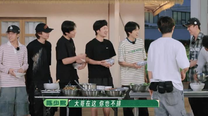 种地吧4收官十个勤天的节目走到收官，他们完成无人机播种，交付画作，还准备了一桌大
