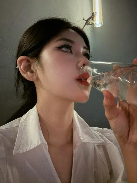 水里偷偷加了什么