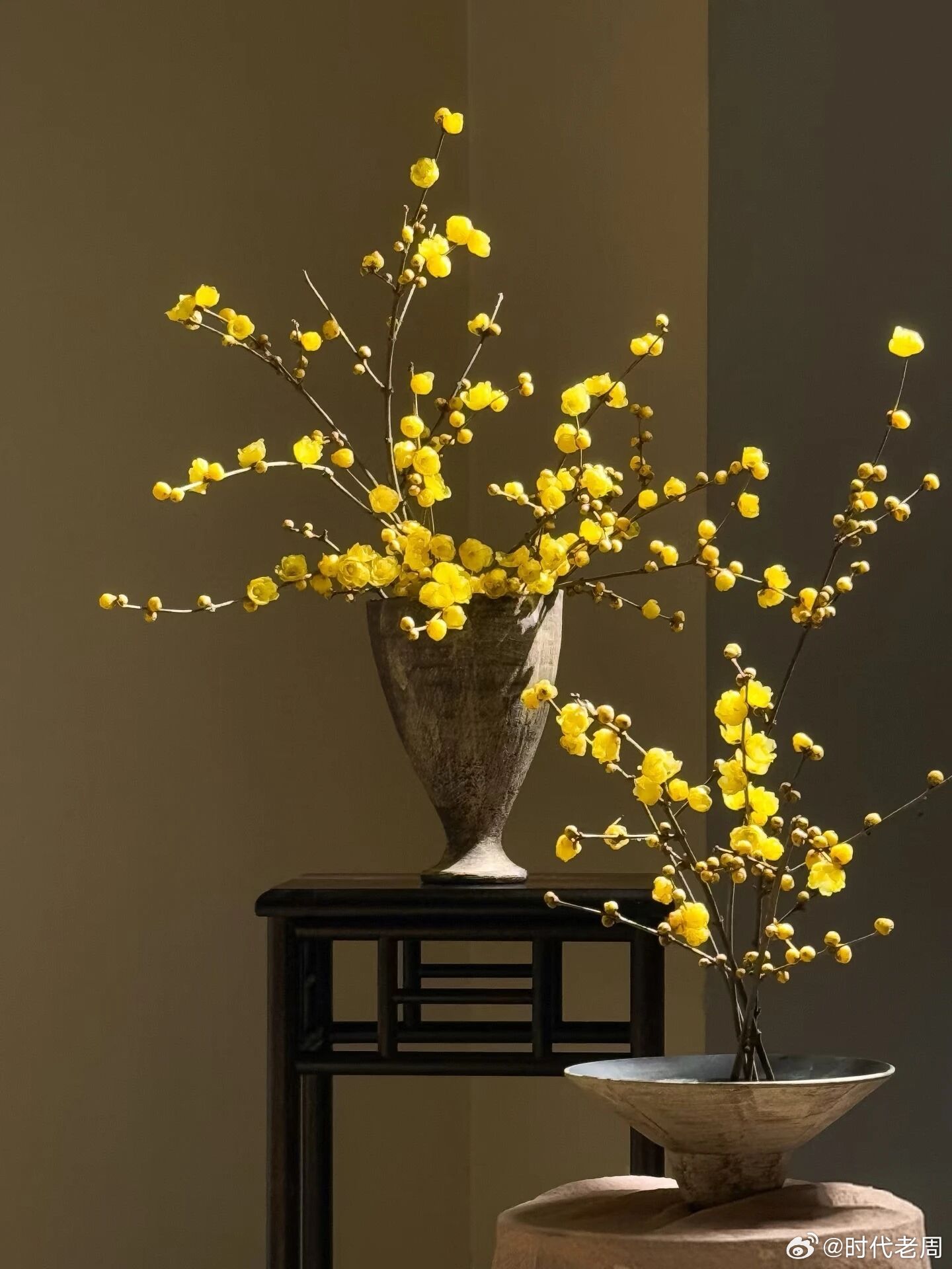 隋末天下动荡，民间突然流传一句谶语：桃李子，得天下；皇后绕扬州，宛转花园里。意思