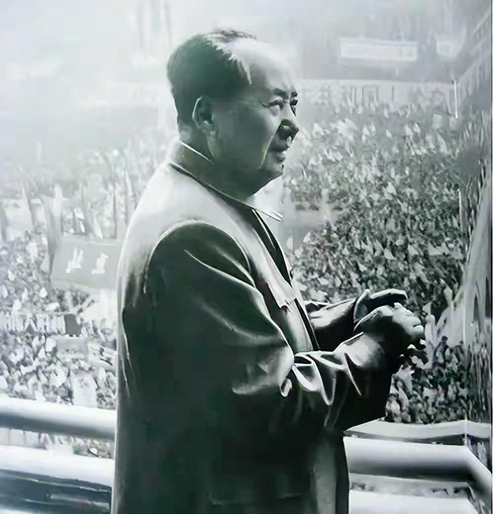 邓华回忆：毛主席数次预判美军意图——美军为何主动出击就大败？
 



毛主席的