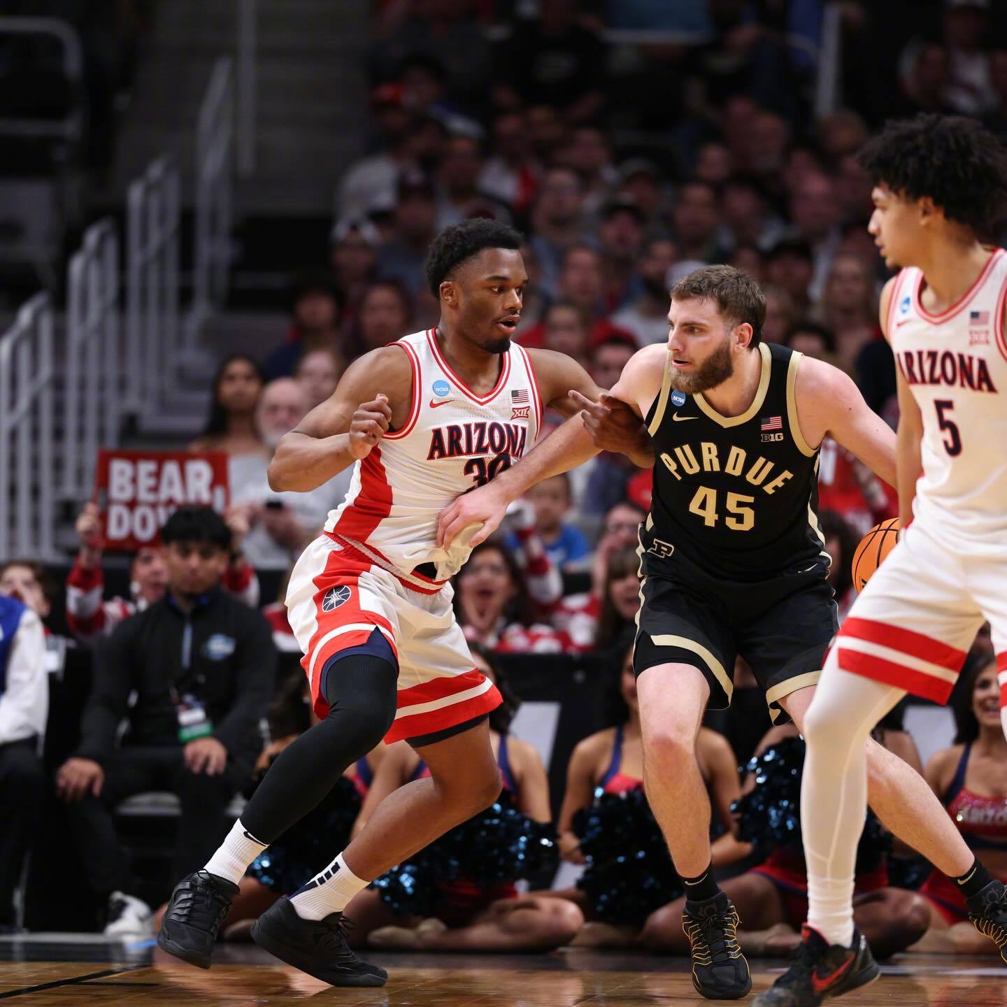 亚利桑那大学79-64击败普渡大学，打进疯三最终四强！热门秀Koa Peat 拿