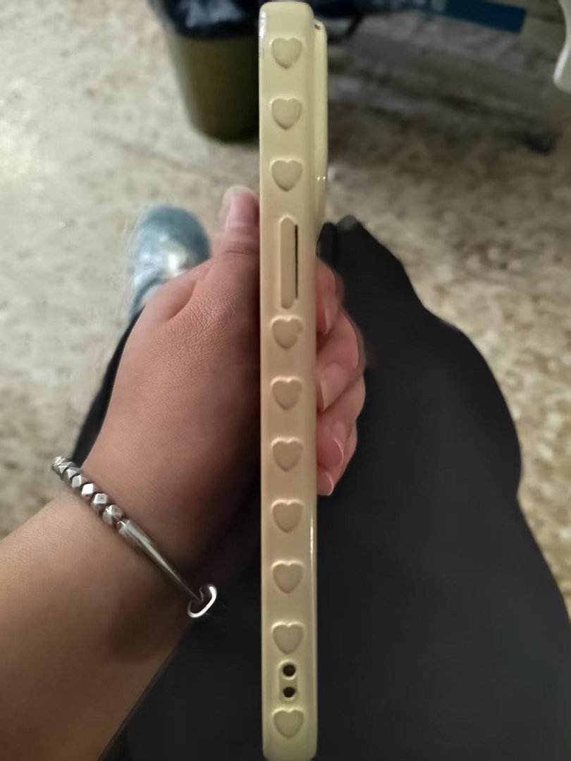 行呗 用了10天就这样了[可爱]到底什么手机壳可以用 不过这个好像是因为我裤子掉