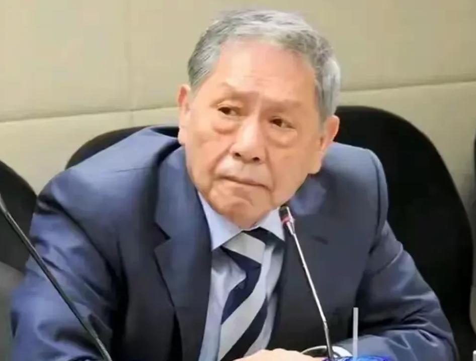 近日，台湾退役中将帅化民说:别看日本上蹿下跳挑衅中国跳的欢，其实他也有软肋，他最