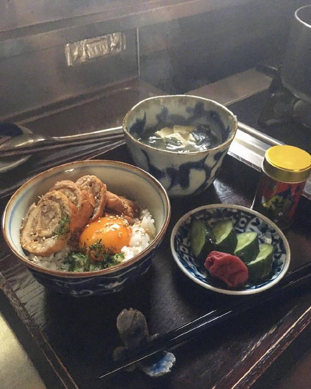 一个人小时候养成的口味，无论后来走了多少地方，无论长到多大年纪，都很难改掉。丨马