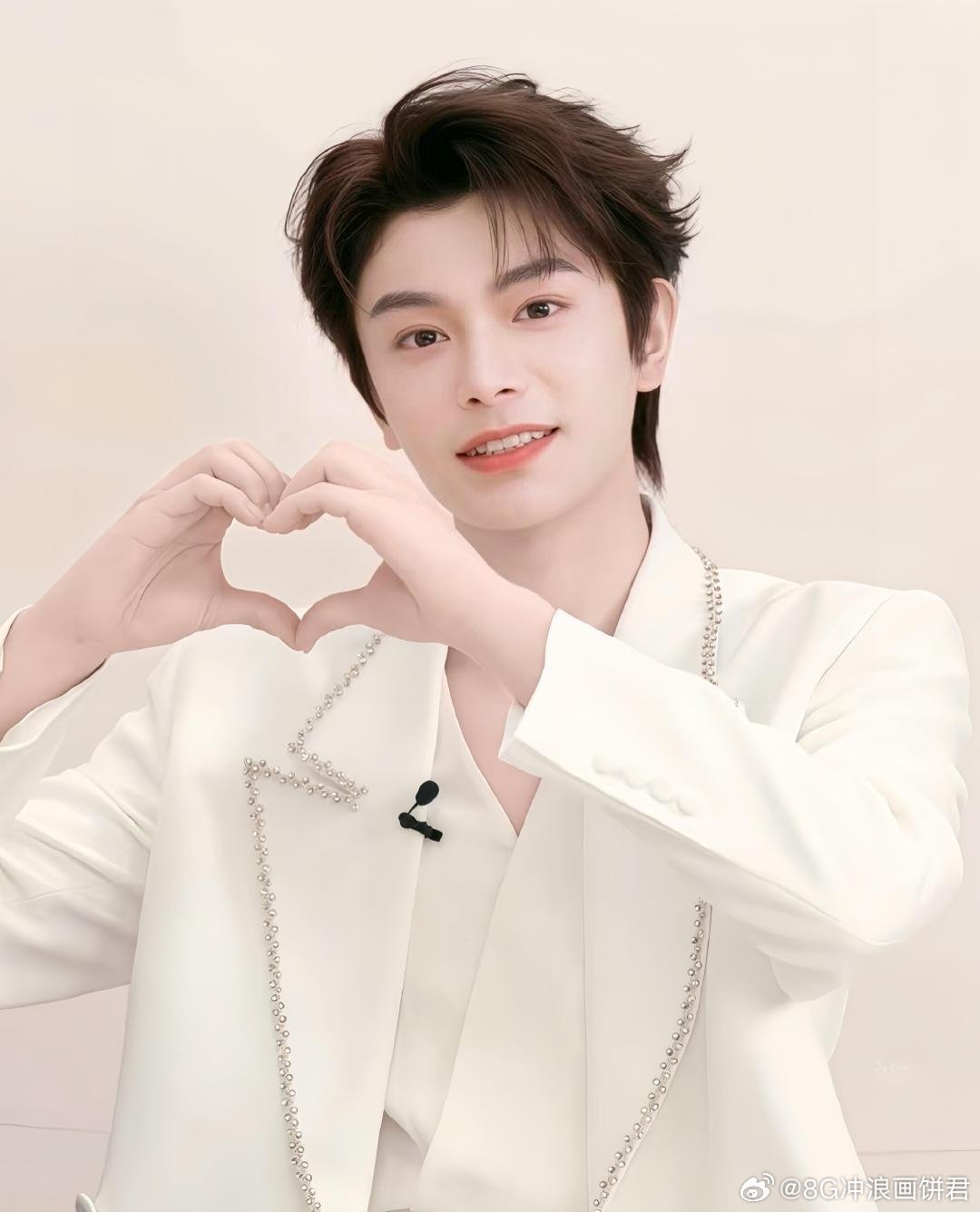 丁禹兮权威无需多言 真正的权威是藏在细节里的从容。每一次亮相都是实力认证，丁禹兮